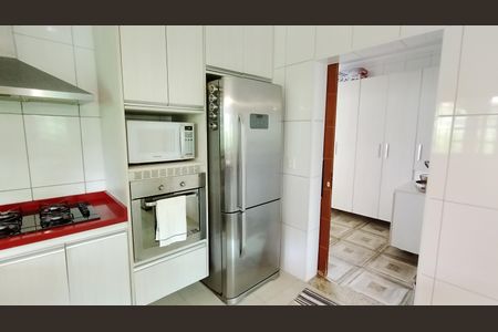 Casa para alugar com 12000m², 5 quartos e 5 vagas Casa para alugar com 12000m², 5 quartos e 5 vagasCozinha