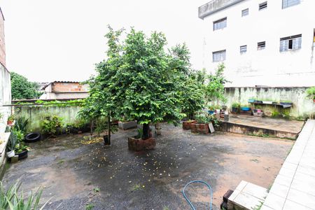 Casa à venda com 276m², 3 quartos e 2 vagasQuintal