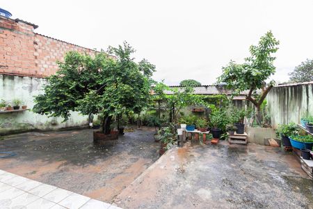 Casa à venda com 276m², 3 quartos e 2 vagasQuintal