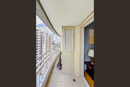 Apartamento para alugar com 59m², 2 quartos e 1 vagaVaranda