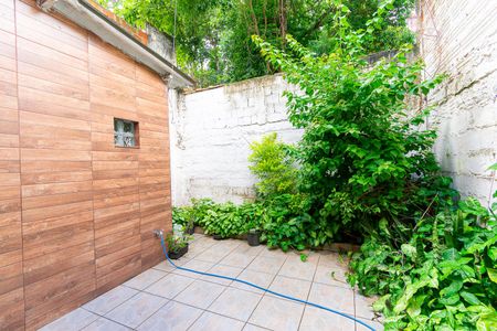 Casa para alugar com 100m², 2 quartos e 1 vagaQuintal