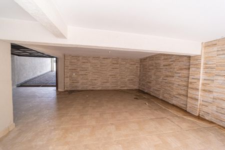 Casa à venda com 167m², 3 quartos e 6 vagas Casa à venda com 167m², 3 quartos e 6 vagasGaragem