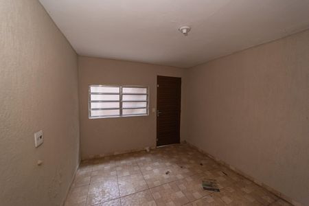 Casa à venda com 167m², 3 quartos e 6 vagas Casa à venda com 167m², 3 quartos e 6 vagasEscritório