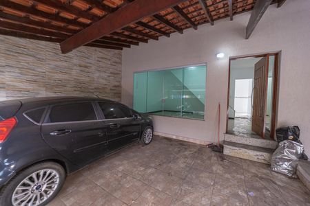 Casa à venda com 167m², 3 quartos e 6 vagas Casa à venda com 167m², 3 quartos e 6 vagasGaragem
