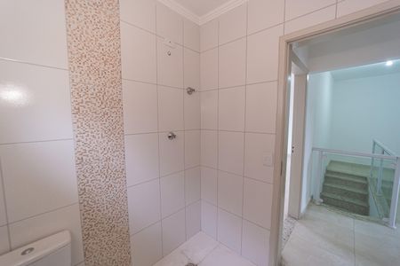 Casa à venda com 167m², 3 quartos e 6 vagas Casa à venda com 167m², 3 quartos e 6 vagasBanheiro Social