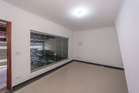 Casa à venda com 167m², 3 quartos e 6 vagas Casa à venda com 167m², 3 quartos e 6 vagasSala