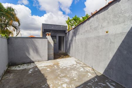 Casa à venda com 345m², 10 quartos e 4 vagas Casa à venda com 345m², 10 quartos e 4 vagasQuintal - Casa 4