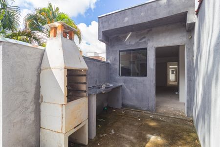 Casa à venda com 345m², 10 quartos e 4 vagas Casa à venda com 345m², 10 quartos e 4 vagasQuintal - Casa 4