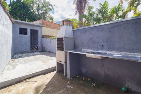 Casa à venda com 345m², 10 quartos e 4 vagas Casa à venda com 345m², 10 quartos e 4 vagasQuintal - Casa 4