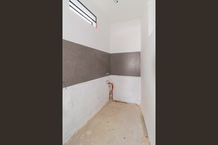 Casa à venda com 345m², 10 quartos e 4 vagas Casa à venda com 345m², 10 quartos e 4 vagasÁrea de Serviço - Casa 1