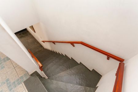 Casa para alugar com 168m², 3 quartos e 2 vagasEscada