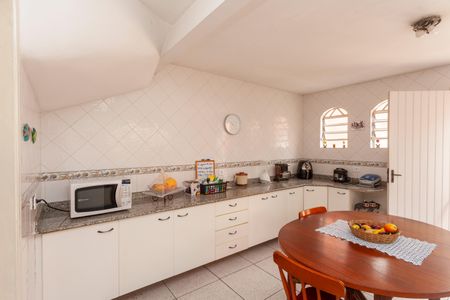 Casa para alugar com 168m², 3 quartos e 2 vagasCozinha