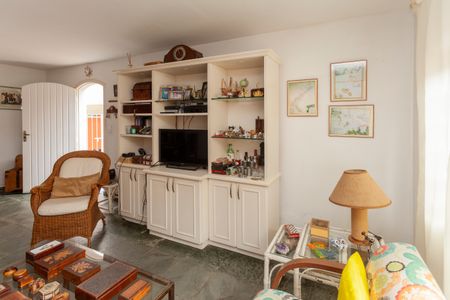 Casa para alugar com 168m², 3 quartos e 2 vagasSala