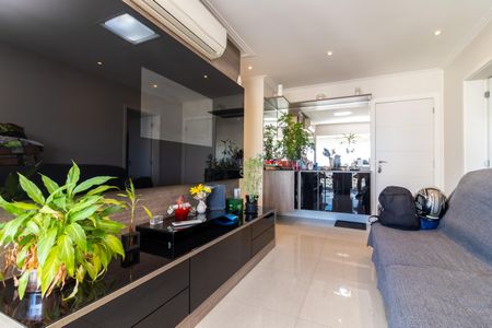 Sala de Estar de apartamento à venda com 2 quartos, 70m² em Santa Teresinha, São Paulo