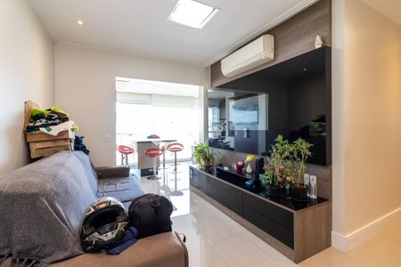 Sala de Estar de apartamento à venda com 2 quartos, 70m² em Santa Teresinha, São Paulo
