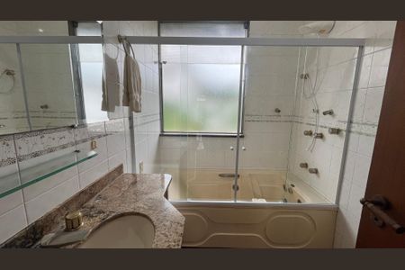 Casa à venda com 345m², 5 quartos e 3 vagas