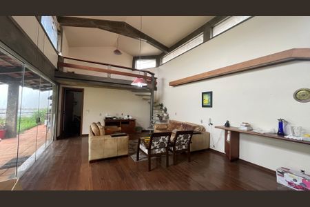 Casa à venda com 345m², 5 quartos e 3 vagas