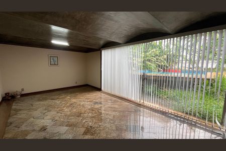 Casa à venda com 345m², 5 quartos e 3 vagas