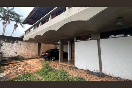 Casa à venda com 345m², 5 quartos e 3 vagas