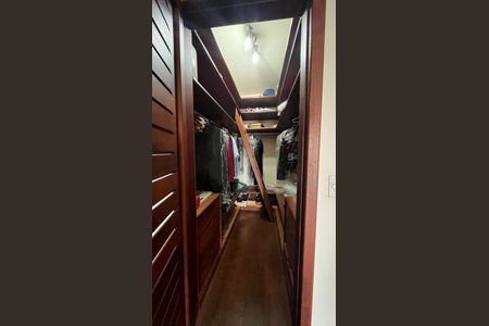 Casa à venda com 345m², 5 quartos e 3 vagas