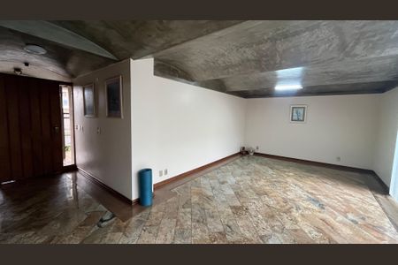 Casa à venda com 345m², 5 quartos e 3 vagas