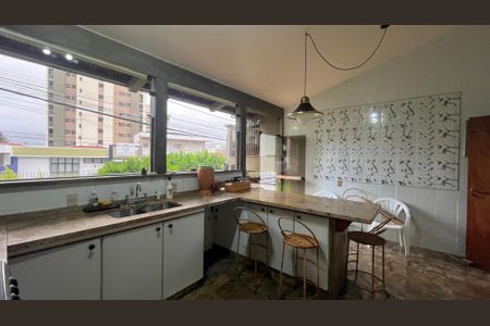 Casa à venda com 345m², 5 quartos e 3 vagas