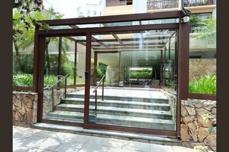 Apartamento para alugar com 140m², 3 quartos e 2 vagasEntrada do condomínio