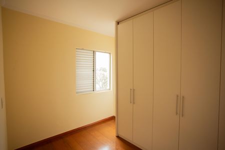 QUARTO 2 de apartamento para alugar com 2 quartos, 52m² em Parque Maria Domitila, São Paulo