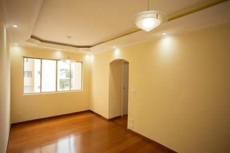 SALA de apartamento para alugar com 2 quartos, 52m² em Parque Maria Domitila, São Paulo