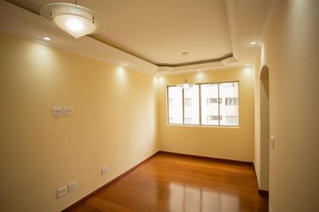 SALA de apartamento para alugar com 2 quartos, 52m² em Parque Maria Domitila, São Paulo