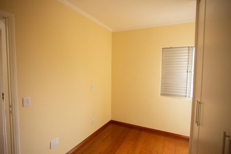 QUARTO 2 de apartamento para alugar com 2 quartos, 52m² em Parque Maria Domitila, São Paulo