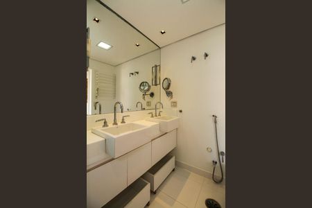 Apartamento para alugar com 170m², 3 quartos e 3 vagasBanheiro da Suíte 3