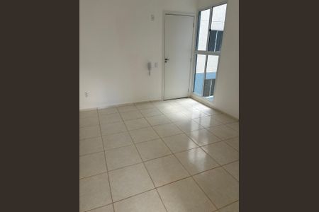 Sala de apartamento para alugar com 2 quartos, 50m² em Caiapos, Contagem