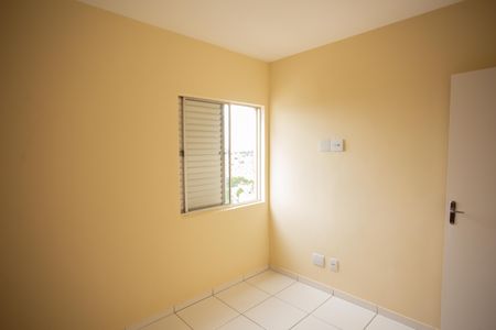 QUARTO 2 de apartamento para alugar com 2 quartos, 52m² em Parque Maria Domitila, São Paulo
