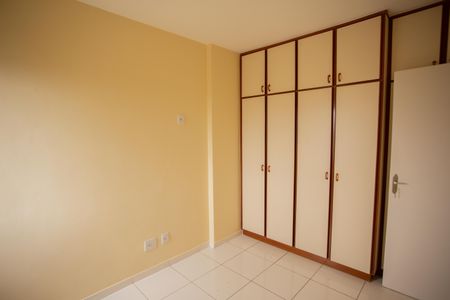 QUARTO 1 de apartamento para alugar com 2 quartos, 52m² em Parque Maria Domitila, São Paulo