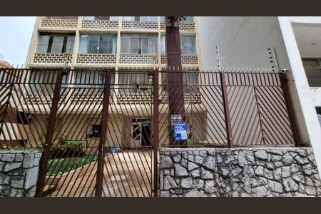 Apartamento à venda com 47m², 1 quarto e sem vaga Apartamento à venda com 47m², 1 quarto e sem vagaFachada