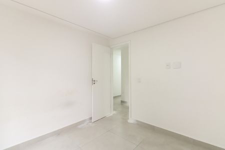 Quarto 1 de apartamento para alugar com 2 quartos, 48m² em Parque São Jorge, São Paulo