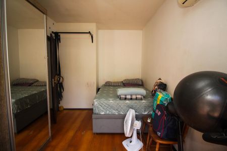 Quarto de apartamento à venda com 1 quarto, 51m² em Jardim Botânico, Porto Alegre