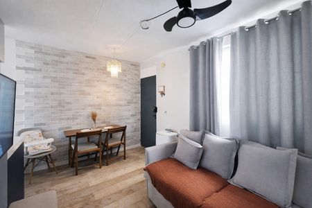 Sala de apartamento à venda com 2 quartos, 44m² em Vila Yolanda, Osasco