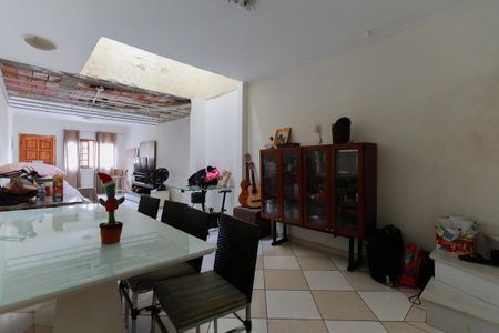Casa à venda com 175m², 3 quartos e 4 vagasSala