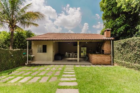 Casa à venda com 210m², 4 quartos e 5 vagasÁrea externa