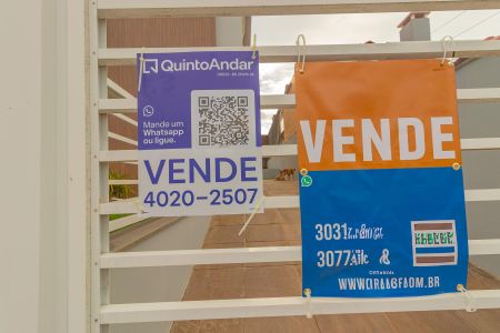 Casa à venda com 106m², 3 quartos e 3 vagas Casa à venda com 106m², 3 quartos e 3 vagasPLACA