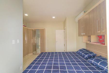 Casa à venda com 106m², 3 quartos e 3 vagas Casa à venda com 106m², 3 quartos e 3 vagasSuíte