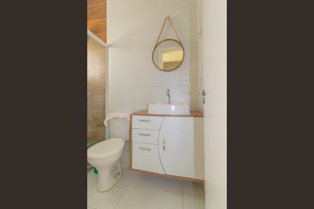 Casa à venda com 106m², 3 quartos e 3 vagas Casa à venda com 106m², 3 quartos e 3 vagasBanheiro Social