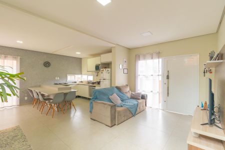 Casa à venda com 106m², 3 quartos e 3 vagas Casa à venda com 106m², 3 quartos e 3 vagasSala