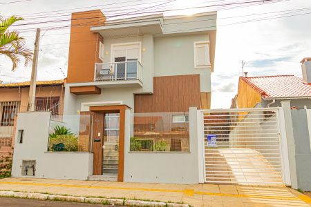Casa à venda com 106m², 3 quartos e 3 vagas Casa à venda com 106m², 3 quartos e 3 vagasFachada