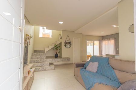 Casa à venda com 106m², 3 quartos e 3 vagas Casa à venda com 106m², 3 quartos e 3 vagasSala