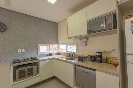 Casa à venda com 106m², 3 quartos e 3 vagas Casa à venda com 106m², 3 quartos e 3 vagasCozinha