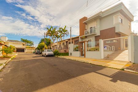 Casa à venda com 106m², 3 quartos e 3 vagas Casa à venda com 106m², 3 quartos e 3 vagasFachada/Vista da Rua