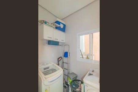 Casa à venda com 106m², 3 quartos e 3 vagas Casa à venda com 106m², 3 quartos e 3 vagasLavanderia